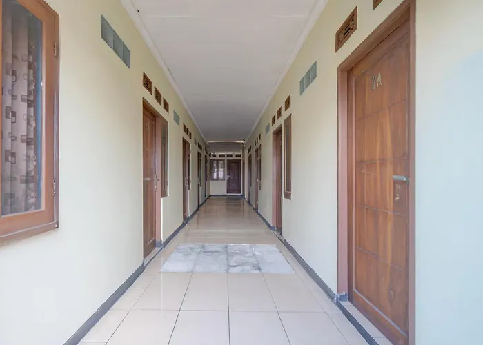 RedDoorz @ Cibogo Puncak Bogor 2 Hotel